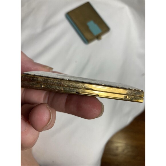 Lot 2 Vintage Volupte Compact For Pressed Powder W/ Mirror Brass 1950s Roses - Picture 12 of 12